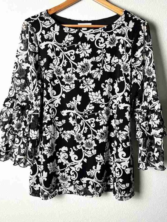 Tops - Black & White Floral Flared 3/4 Sleeve Chiffon Top